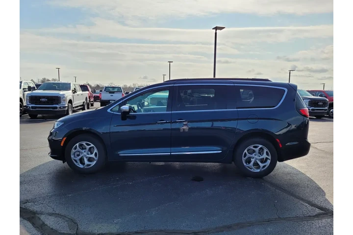 $39281 : Chrysler Pacifica 2023 AWD L image 6