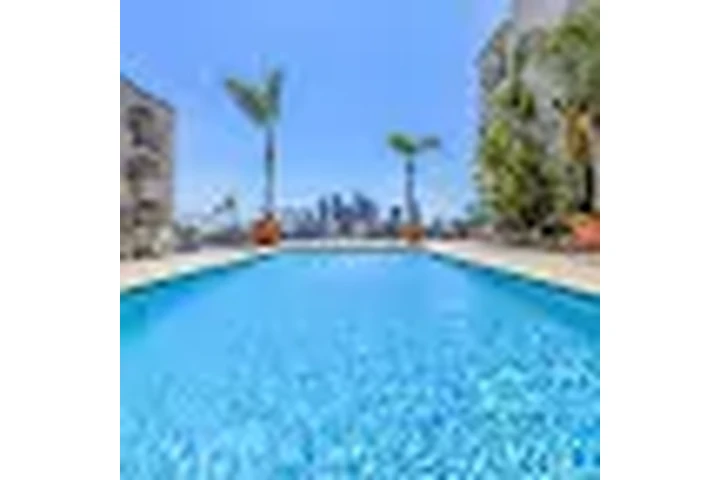 $2500 : Luxury 1 bed/bath - Private image 8