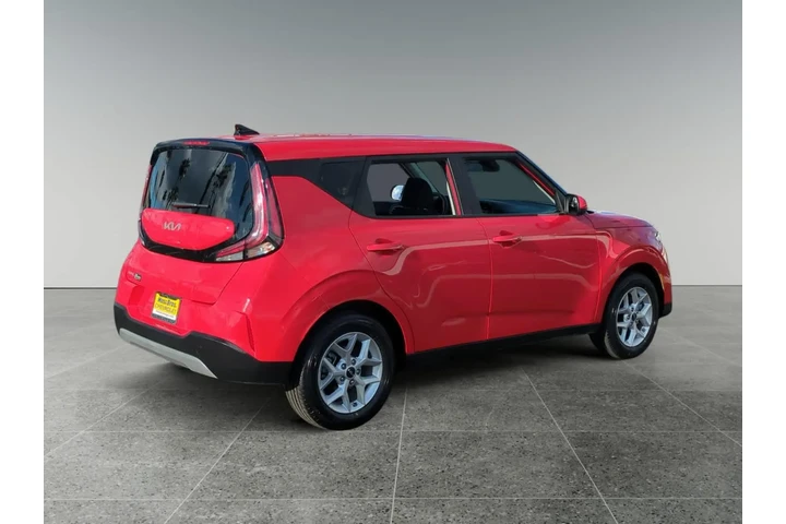 $17835 : Kia Soul 2024 image 5