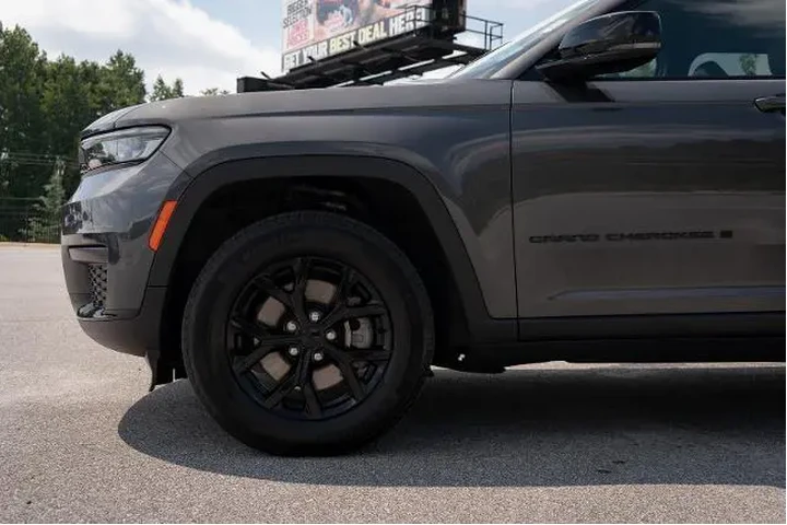 $33896 : Jeep Grand Cherokee L 2024 4 image 4