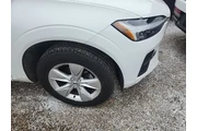 $20990 : Volvo XC60 2022 AWD B5 Momen thumbnail