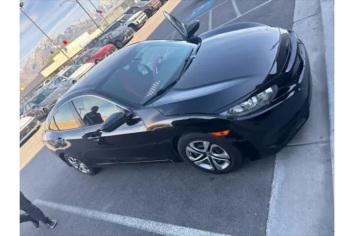 $16031 : Honda Civic 2018 LX 4dr Seda image 1