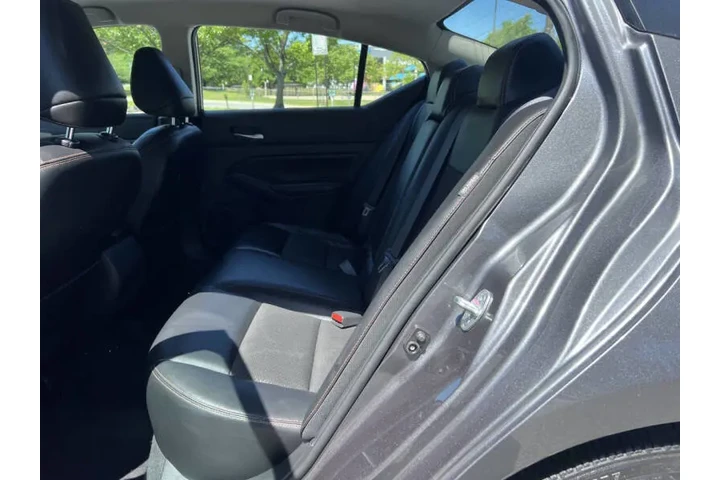 $7500 : 2021 Altima 2.5 SR image 10