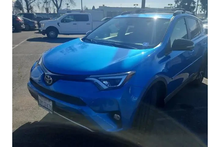 $19500 : Toyota RAV4 2017 SE 4dr SUV image 1