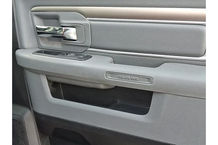 $14895 : Ram 1500 2015 4x4 Outdoorsma image 10