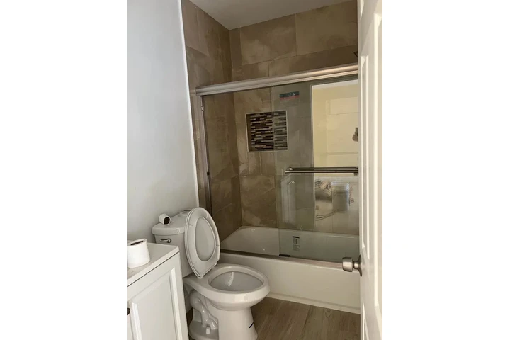 $3200 : Casa de 3 dormitorios y 2 baño image 6