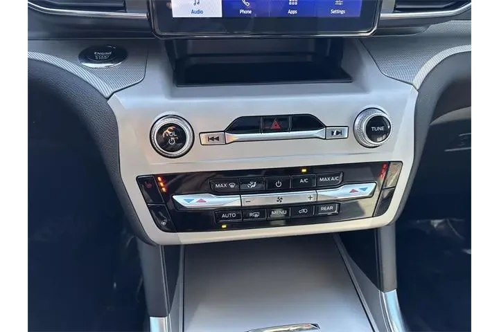 $31900 : Ford Explorer 2023 AWD XLT 4 image 10