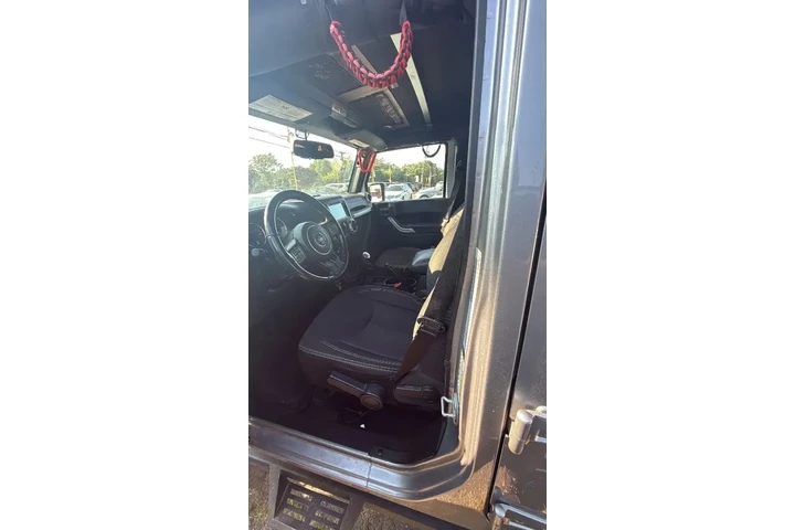 $13647 : Jeep Wrangler Unlimited 2016 image 6