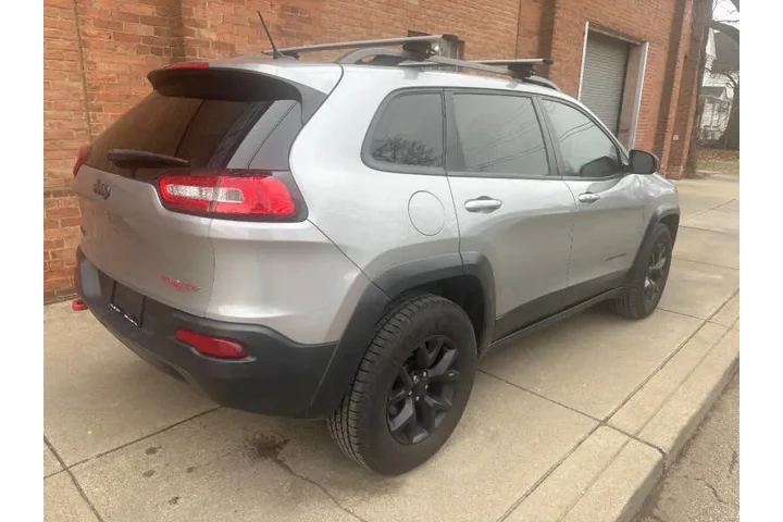 $10000 : 2015 Cherokee Trailhawk image 9