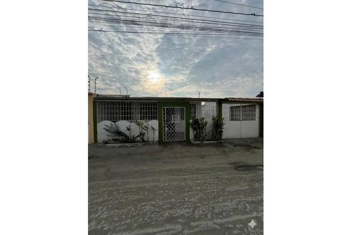 $60000 : Casa cerca al mar en villamil image 9