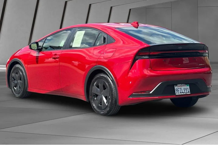 $23500 : Toyota Prius 2023 LE 4dr Hat image 10