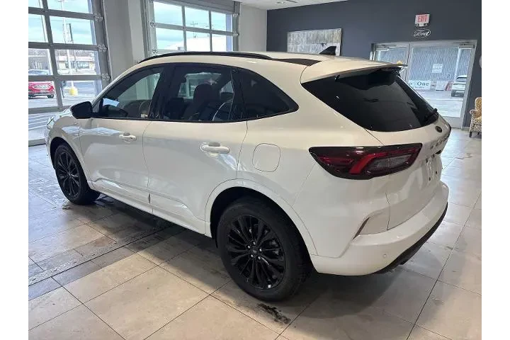 $28398 : Ford Escape 2023 AWD ST-Line image 5