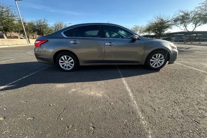 $8295 : 2016 Altima 2.5 S image 7