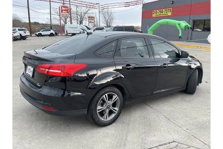 $7777 : Ford Focus 2018 SE 4dr Sedan image 5