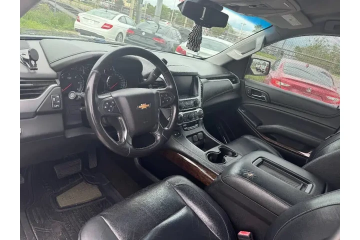 $15297 : 2017 Suburban LT image 8