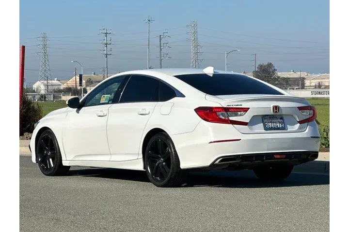 $18381 : Honda Accord 2018 Sport 4dr image 6