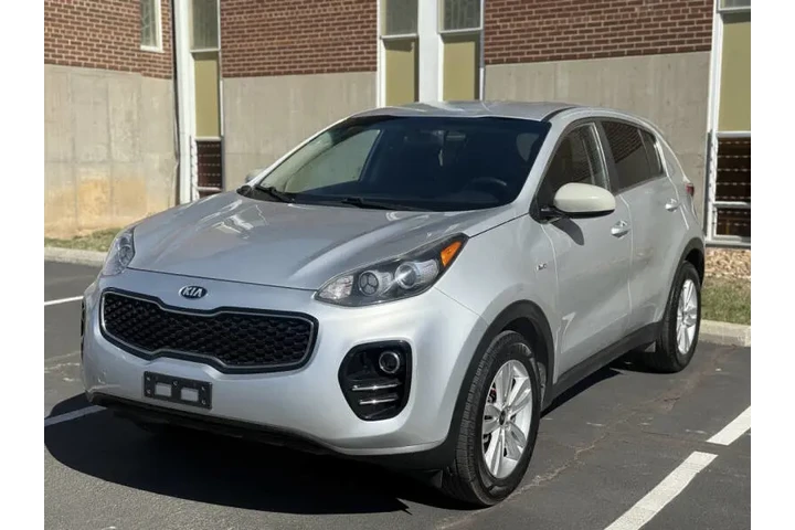 $7999 : 2018 Sportage LX image 5