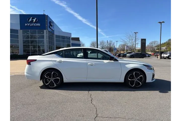 $21810 : Nissan Altima 2025 2.5 SR 4d image 8