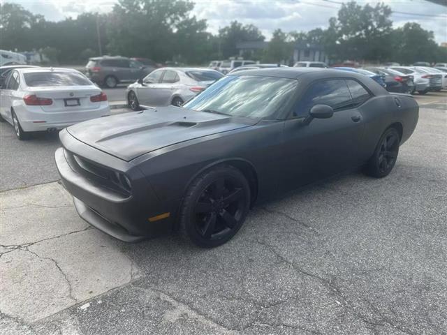 2012 DODGE CHALLENGER image 3