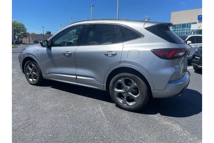 $22075 : Ford Escape 2023 ST-Line 4dr image 7