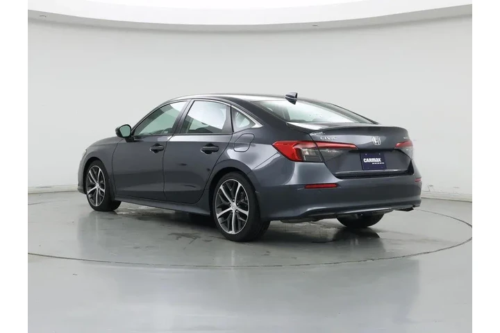 $28998 : Honda Civic 2024 Touring 4dr image 2