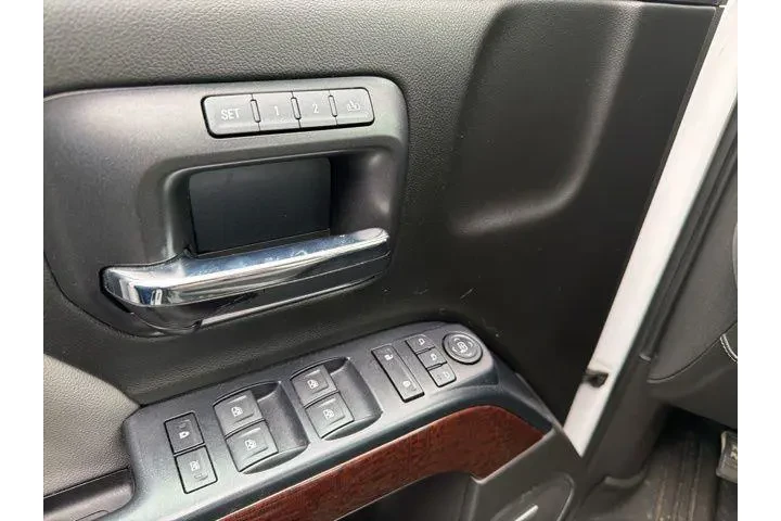 $34992 : GMC Sierra 1500 2018 4x4 SLT image 5