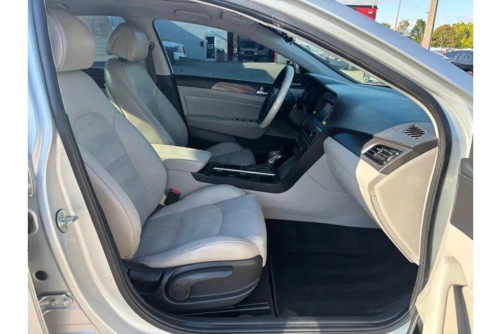 2017 Sonata Sport 2.4L image 9