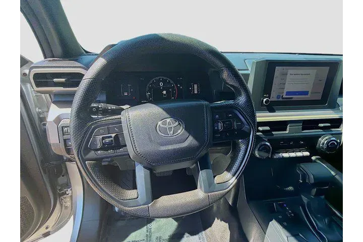 $28300 : Toyota Tacoma 2024 4x2 SR5 4 image 8