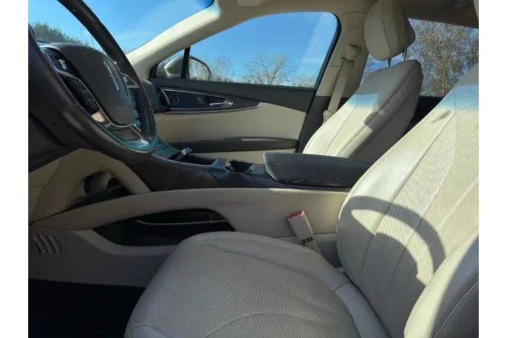 $22995 : Lincoln Nautilus 2020 AWD Re image 7