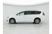 $22998 : Chrysler Pacifica 2020 Touri thumbnail