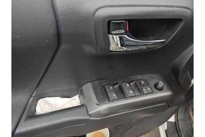 $37067 : Toyota Tacoma 2023 4x4 TRD S image 9