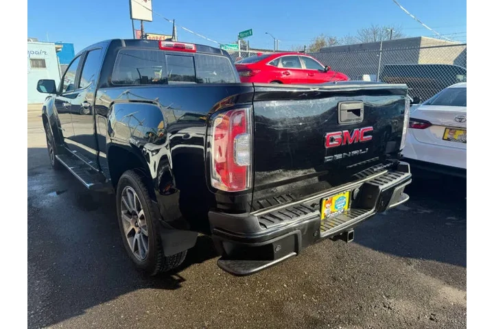 $32995 : 2021 GMC Canyon Denali image 6