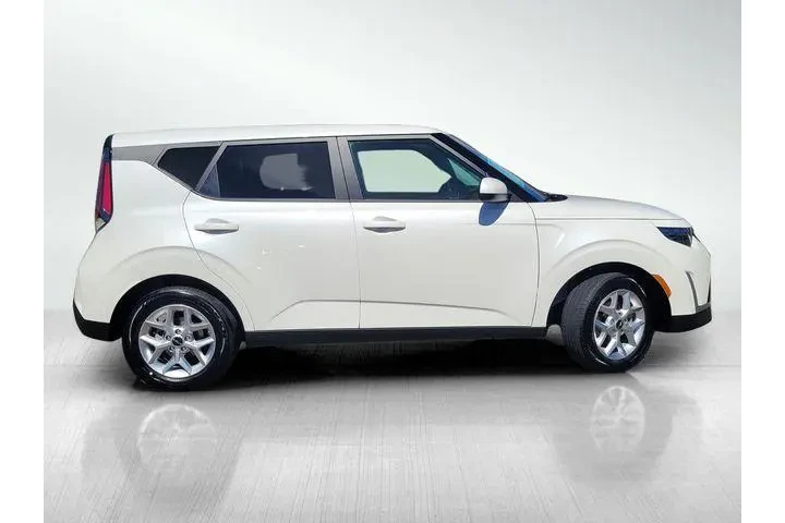 $19991 : Kia Soul 2025 S 4dr Crossove image 3