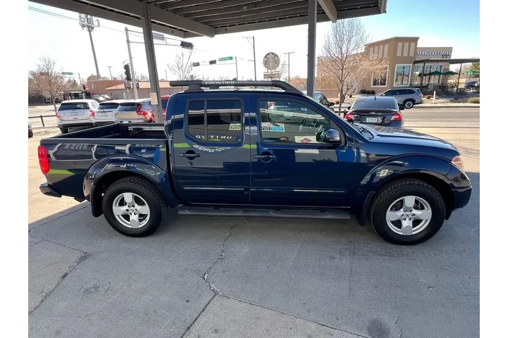 2007 Frontier LE Crew Cab 4WD image 4