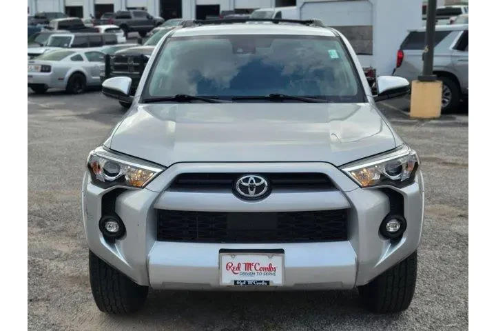 $26800 : Toyota 4Runner 2022 4x2 SR5 image 8