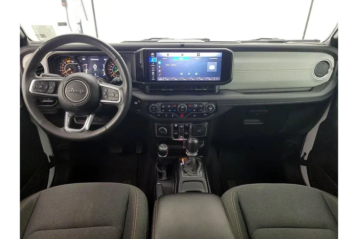 $31998 : Jeep Wrangler 2024 4x4 Sahar image 9