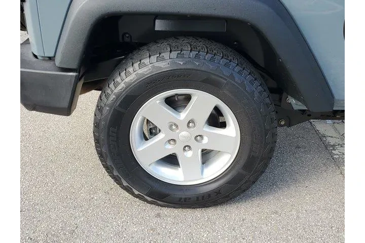 $13590 : Jeep Wrangler 2015 4x4 Sport image 7