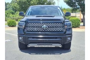 $35998 : Toyota Tundra 2020 4x4 SR5 4 thumbnail