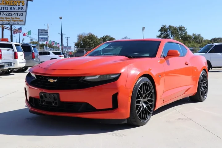 2019 Camaro image 1