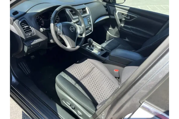 $8500 : 2016 Altima 2.5 SV image 10