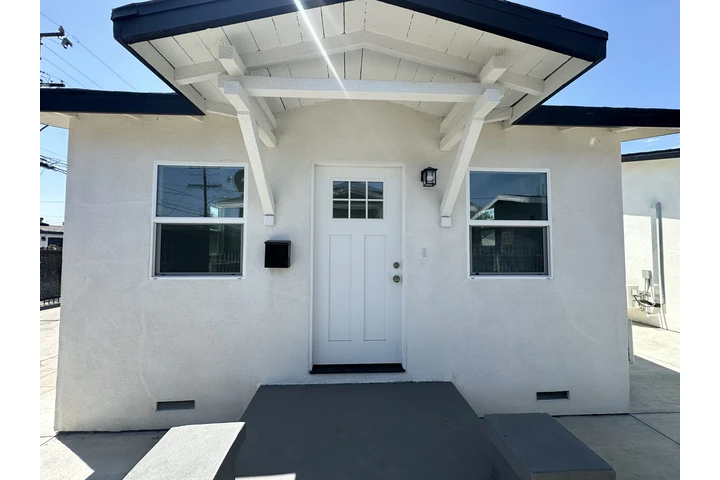 $1800 : Casa 1 REC con Estacionamento image 2