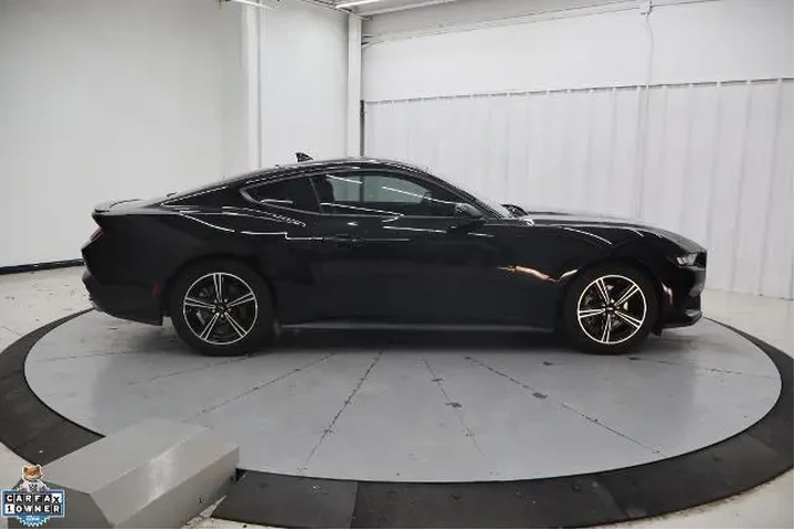 $30475 : Ford Mustang 2024 EcoBoost P image 2