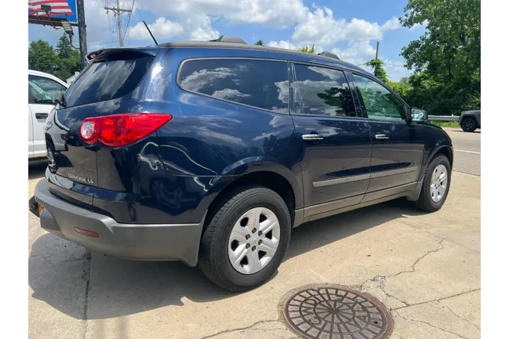 $6495 : 2011 Traverse LS image 6