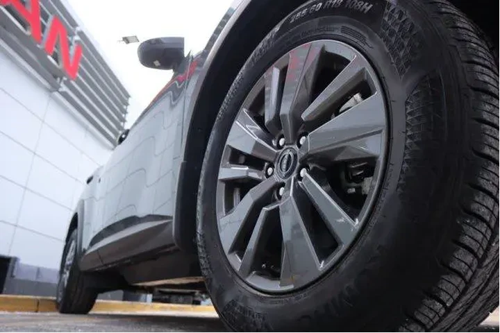 $27545 : Nissan Pathfinder 2024 AWD S image 9