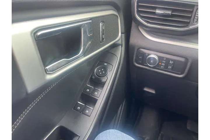 $21794 : Ford Explorer 2020 AWD XLT 4 image 6