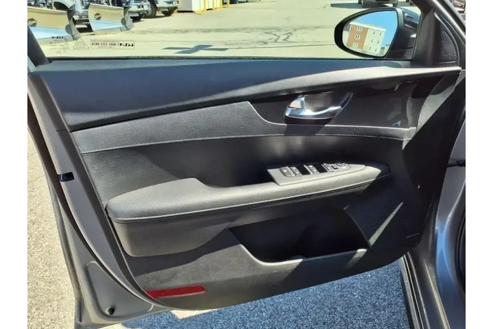 $19999 : Kia Forte 2023 GT-Line 4dr S image 10