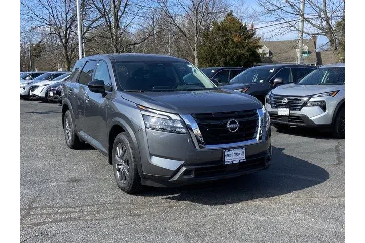 $27487 : Nissan Pathfinder 2024 AWD S image 1