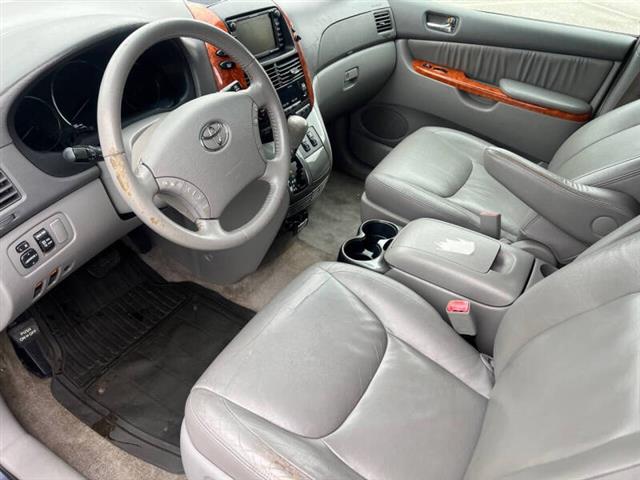 $8900 : 2009 Sienna XLE image 8