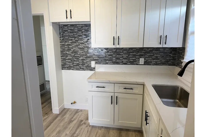 $1990 : CASA⏰W 112th St, Inglewood,CA image 3