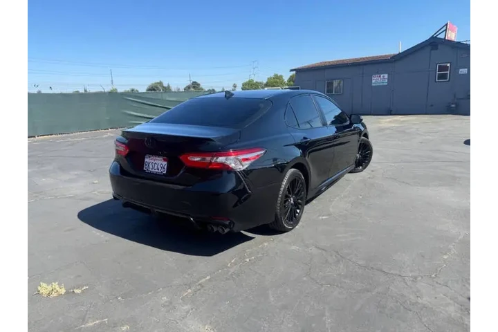 $23599 : 2019 Camry SE image 8